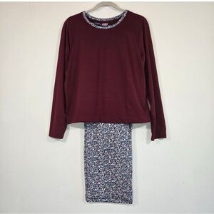 Lands End Women's Floral Pajama Set. Size xs
Comfortable with elastic waist NWOT